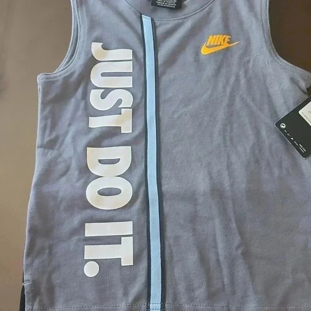 Nike boys shirt